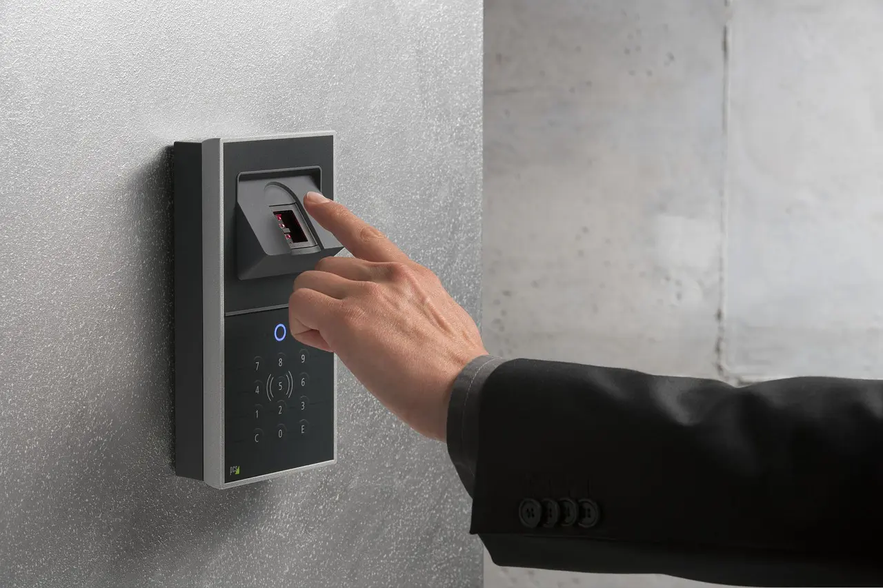 Contrôle pour ouvrir une porte
